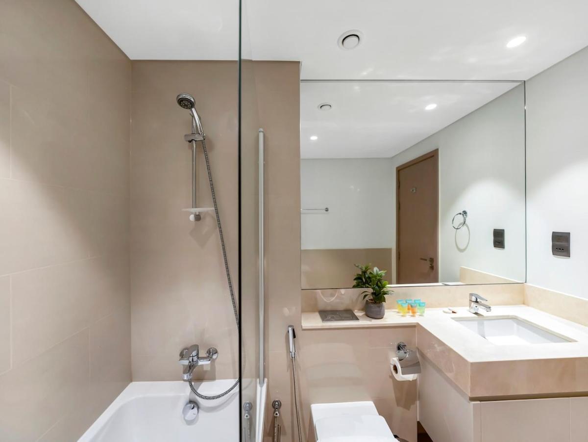 Luxe 1br 5 Mins To Mall And Burj Khalifa Apartment *
